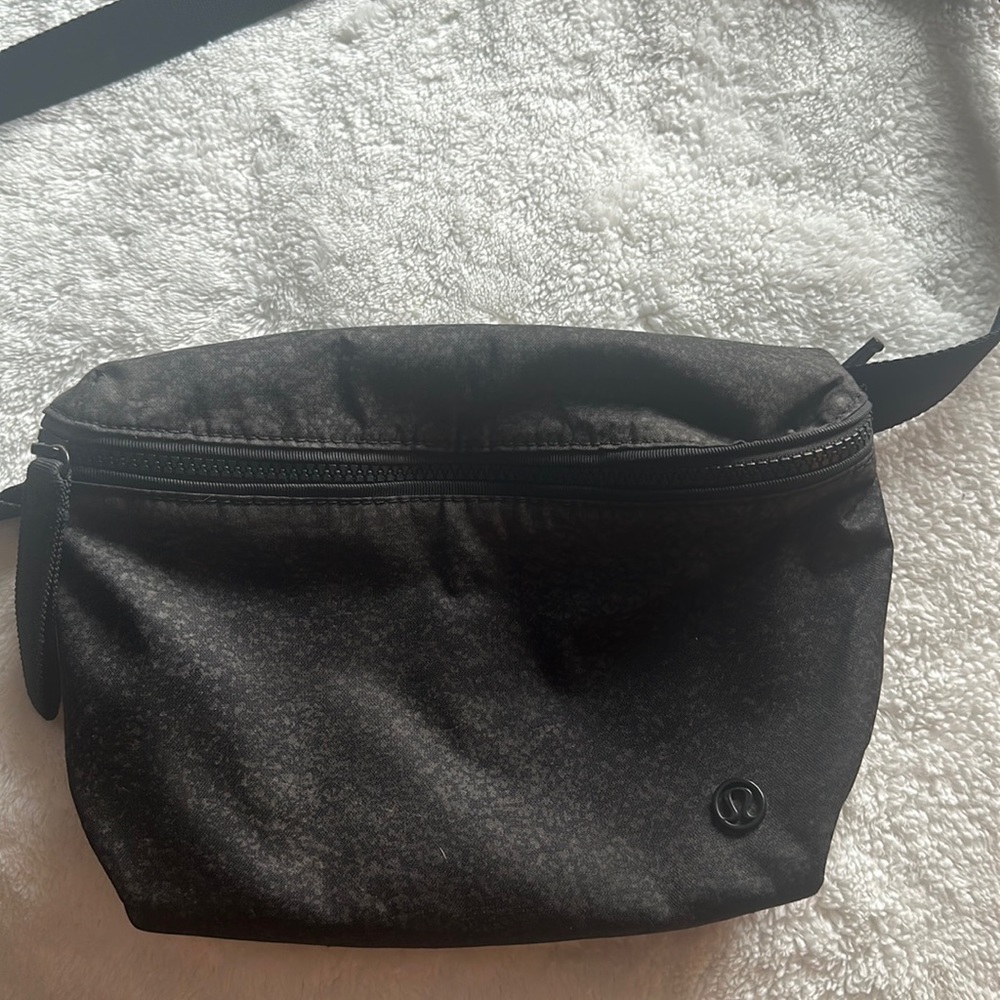 LULULEMON large Beltbag